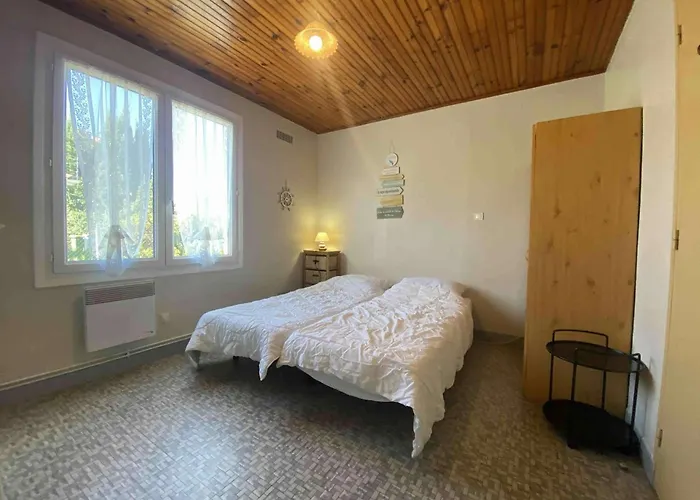 Maison Avec Jardin A Pour 6 Personnes - Fr-1-246a-379